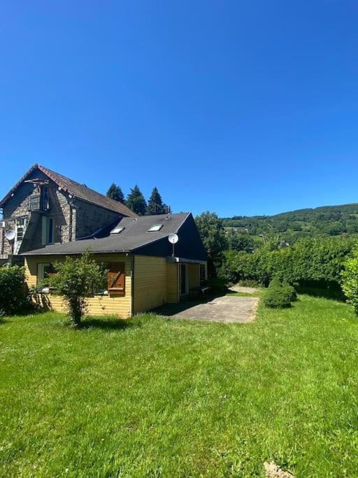 Maison Lumineuse Et Spacieuse Avec Terrain Ла Бурбул Екстериор снимка